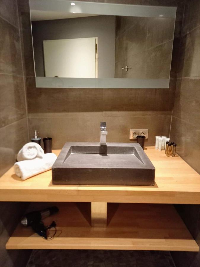 Les Chambres Du Vieux Bistrot Cabrières-dʼAvignon エクステリア 写真