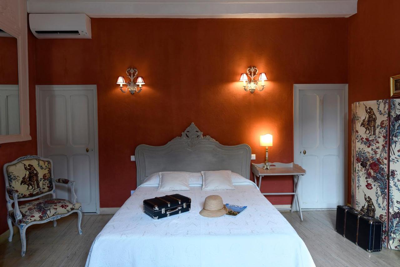 Les Chambres Du Vieux Bistrot Cabrières-dʼAvignon エクステリア 写真