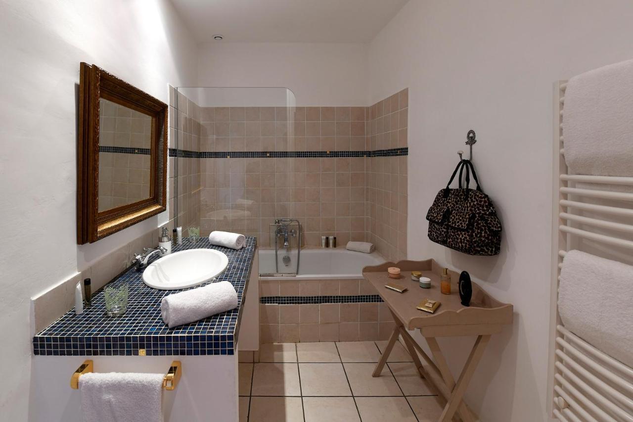 Les Chambres Du Vieux Bistrot Cabrières-dʼAvignon エクステリア 写真