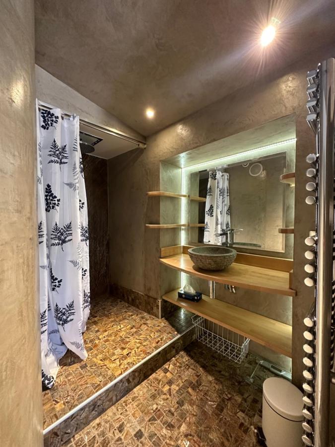 Les Chambres Du Vieux Bistrot Cabrières-dʼAvignon エクステリア 写真